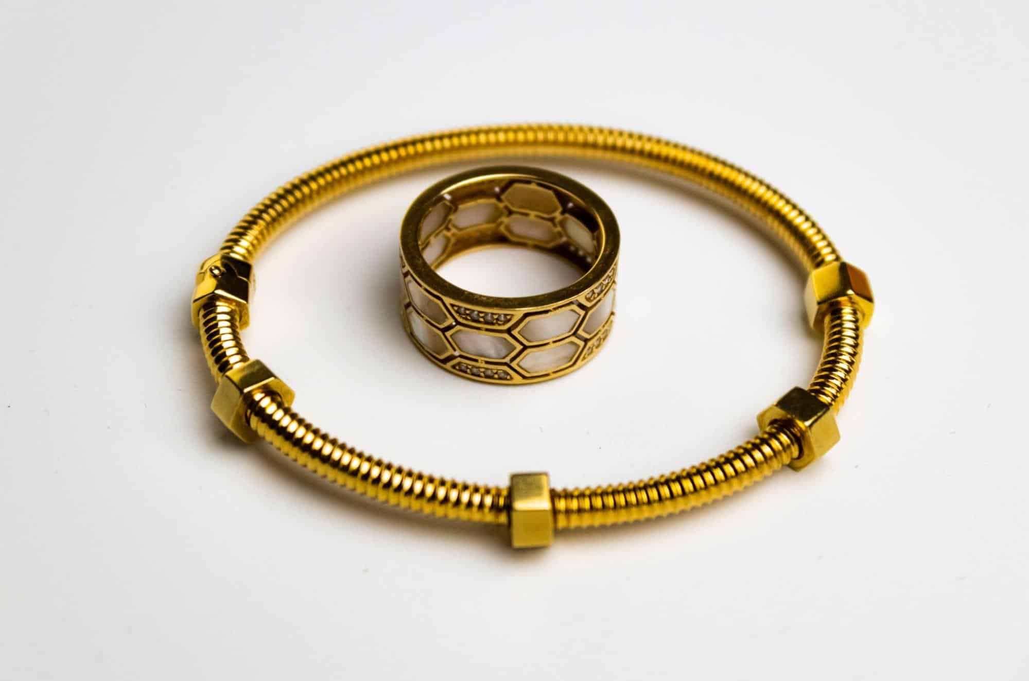 como limpiar las joyas de oro