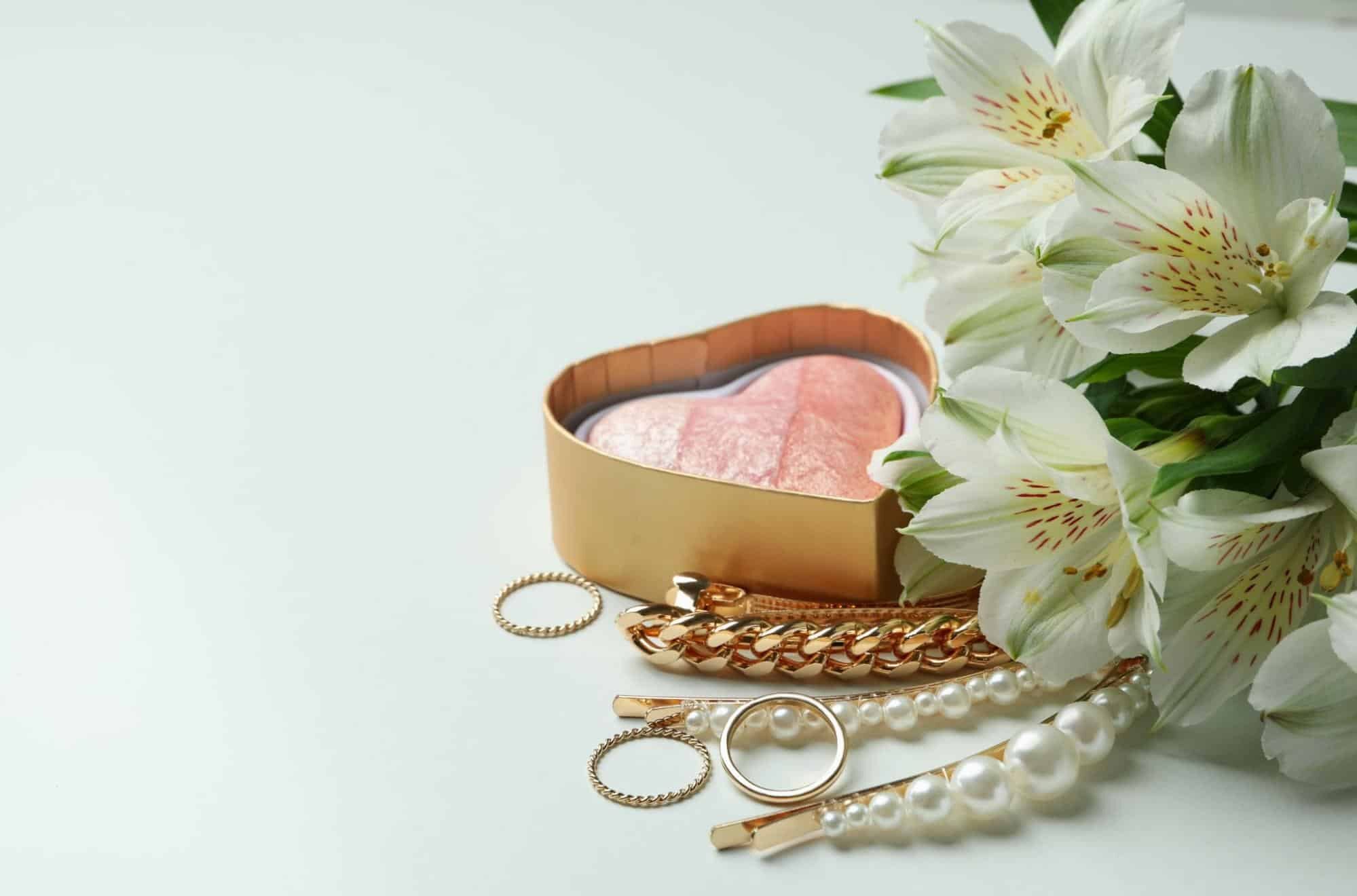 como se limpian las joyas de oro