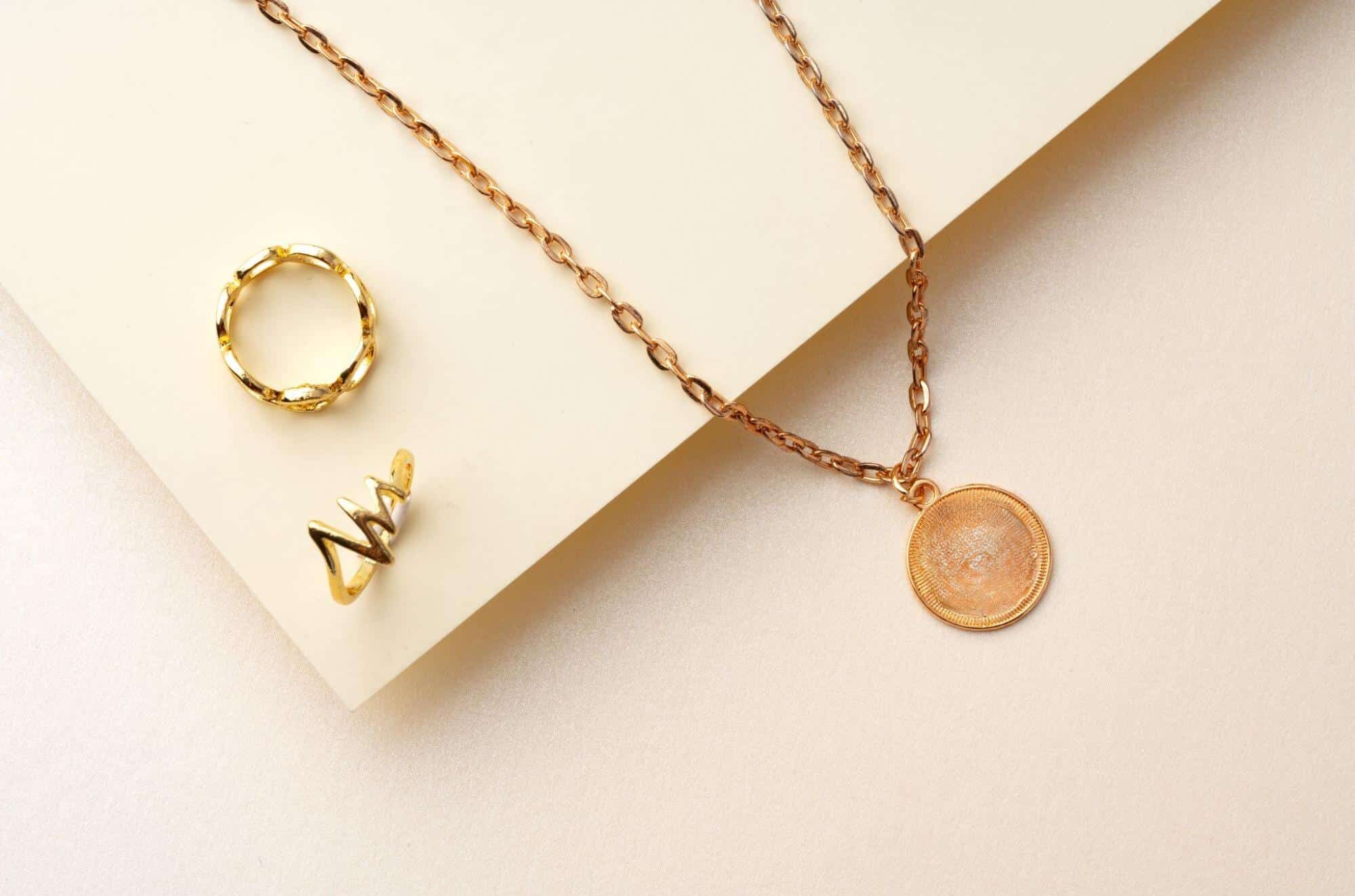 como conservar joyas de oro