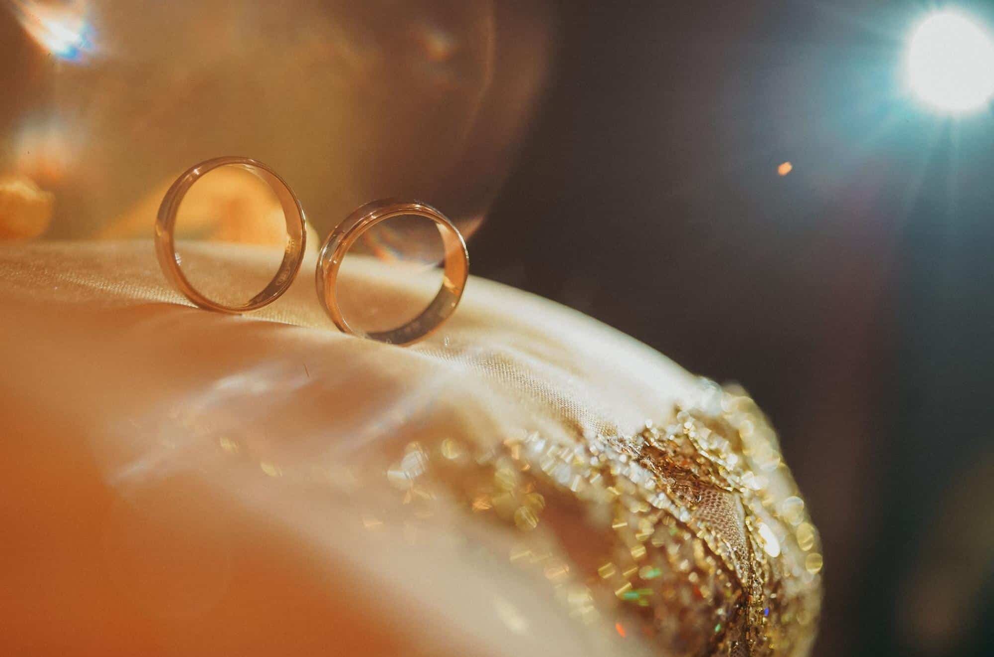 anillos de oro tipos